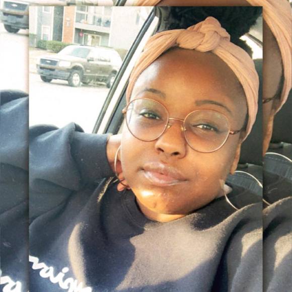 Meet your Posher, Roya - Picture 1 of 1